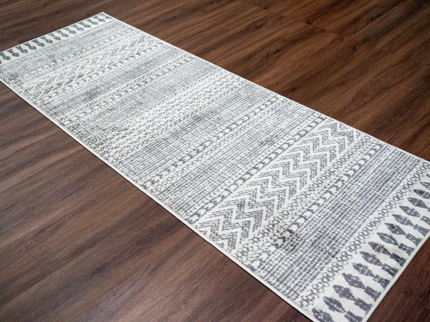 Tigri Aztec Ivory & Gray 2311 Area Rug - Clearance Hauteloom LLC