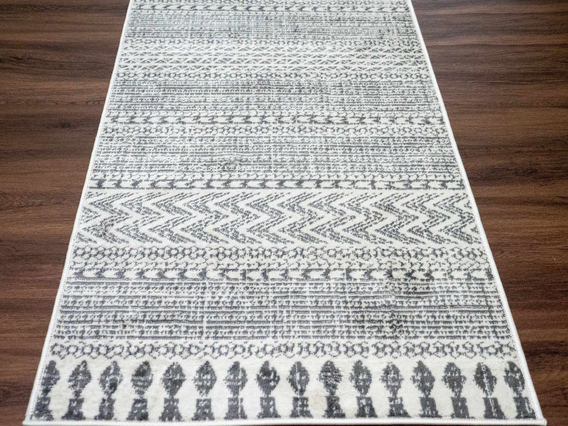 Tigri Aztec Ivory & Gray 2311 Area Rug - Clearance Hauteloom LLC